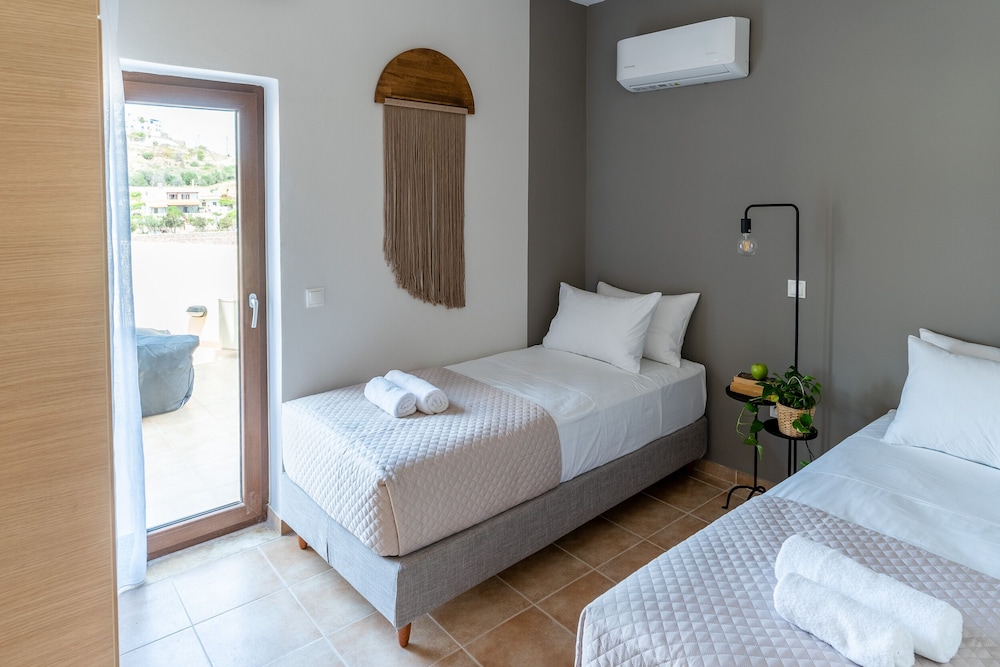 Syra Suites 10/50