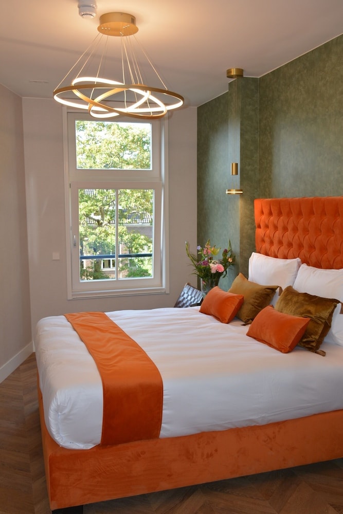 If boutique hotel 23/55