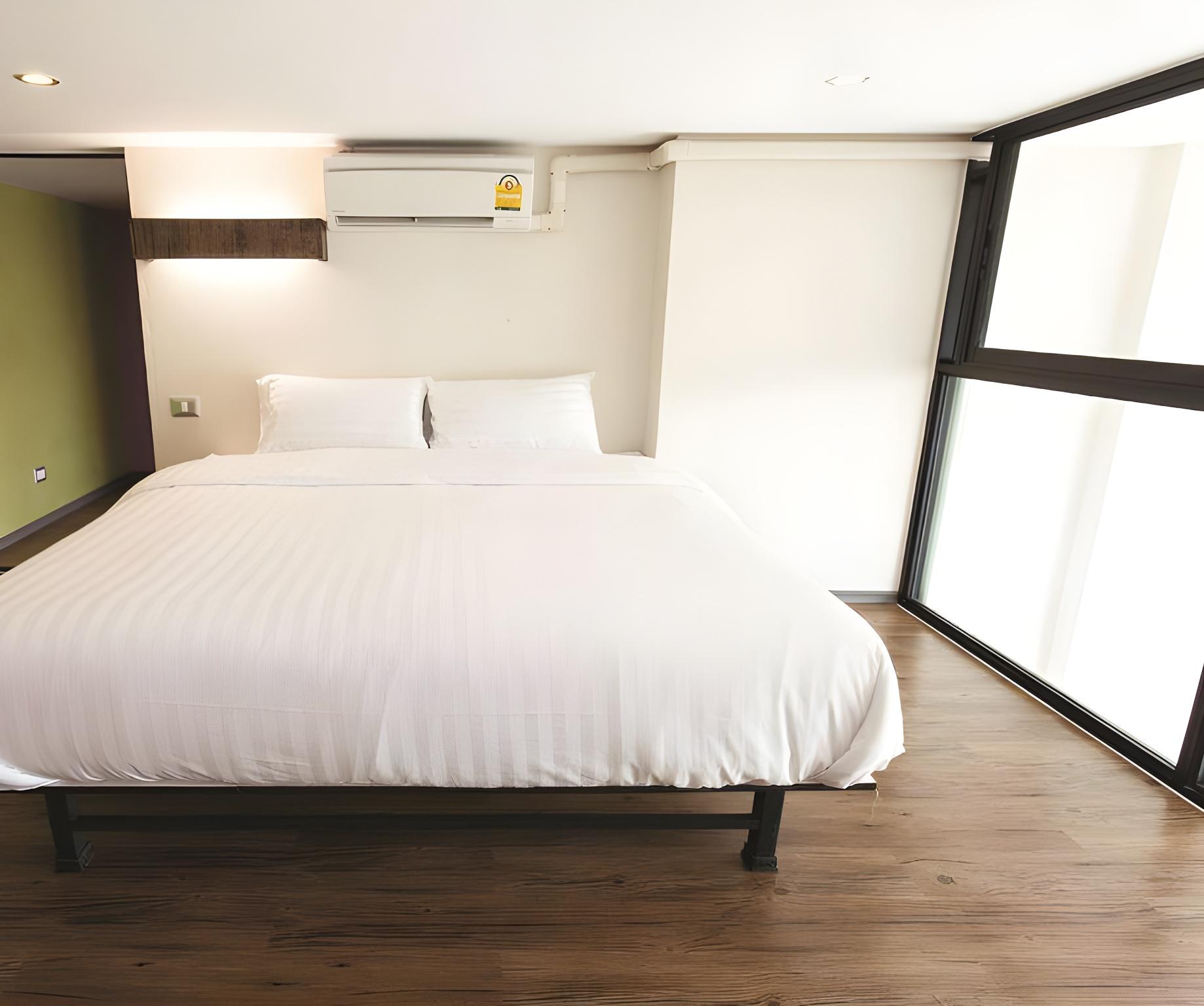 1 BEDROOM, DUPLEX