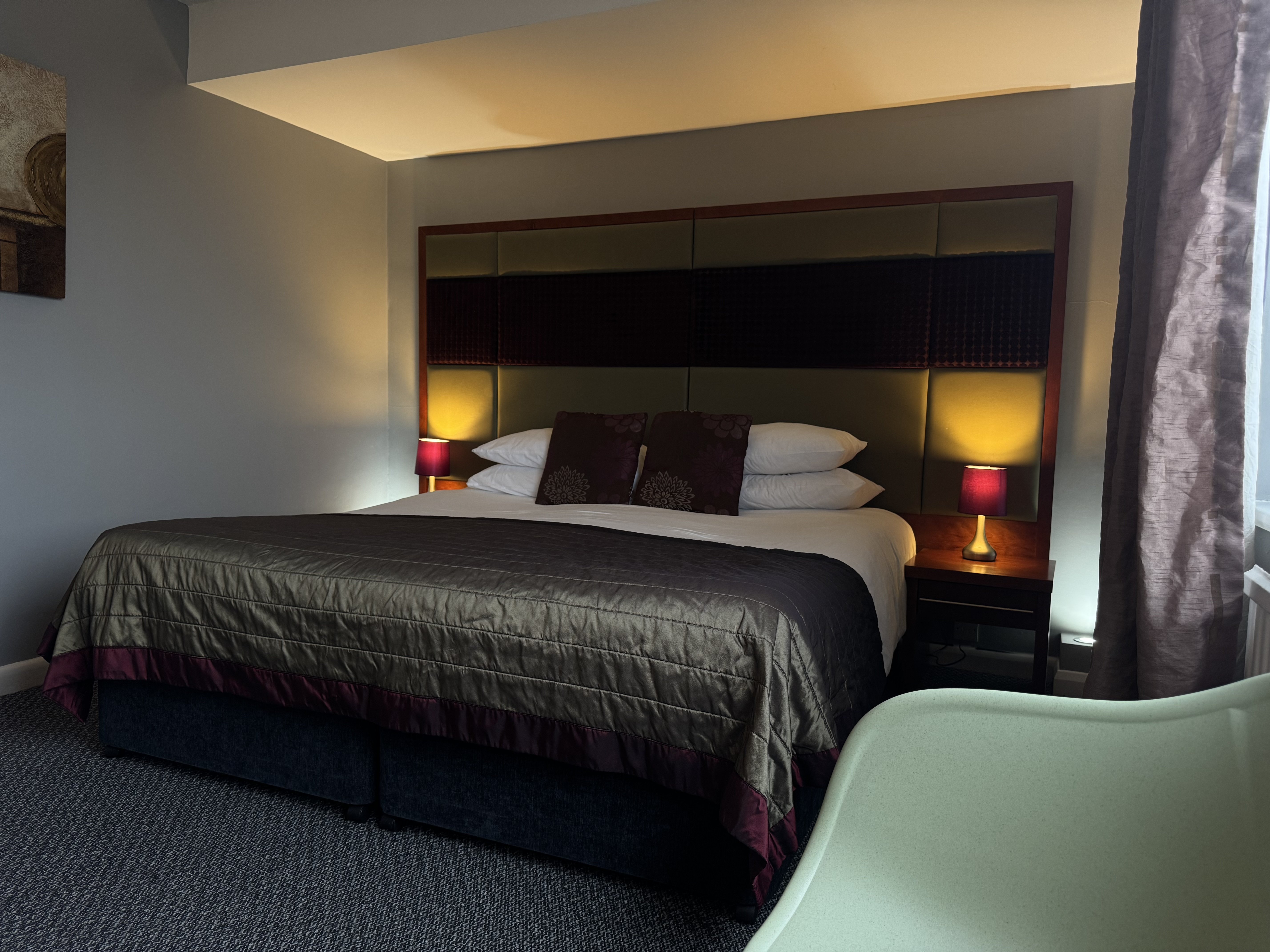 St George Hotel 4/12