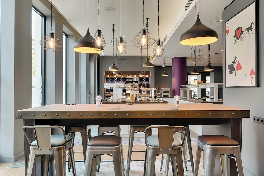 Premier Inn Berlin Alexanderplatz Hotel 38/53