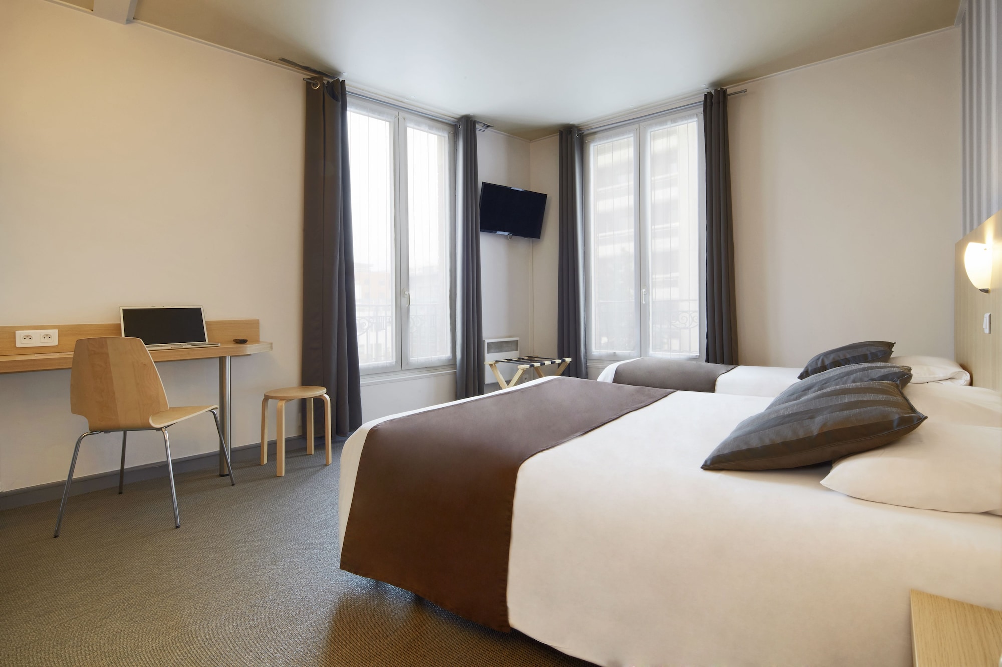 ROOM, TRIPLE