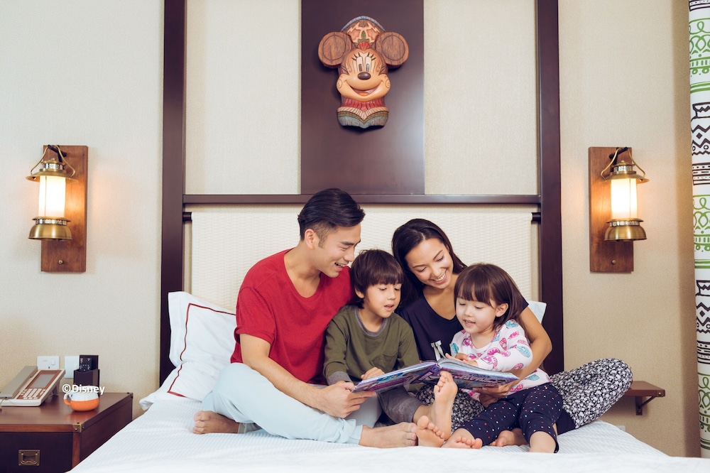 Disney Explorers Lodge 26/57