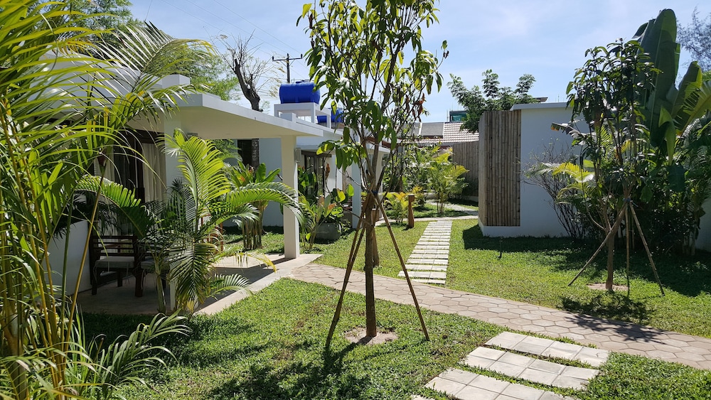 Sahaa Beach Resort 43/48