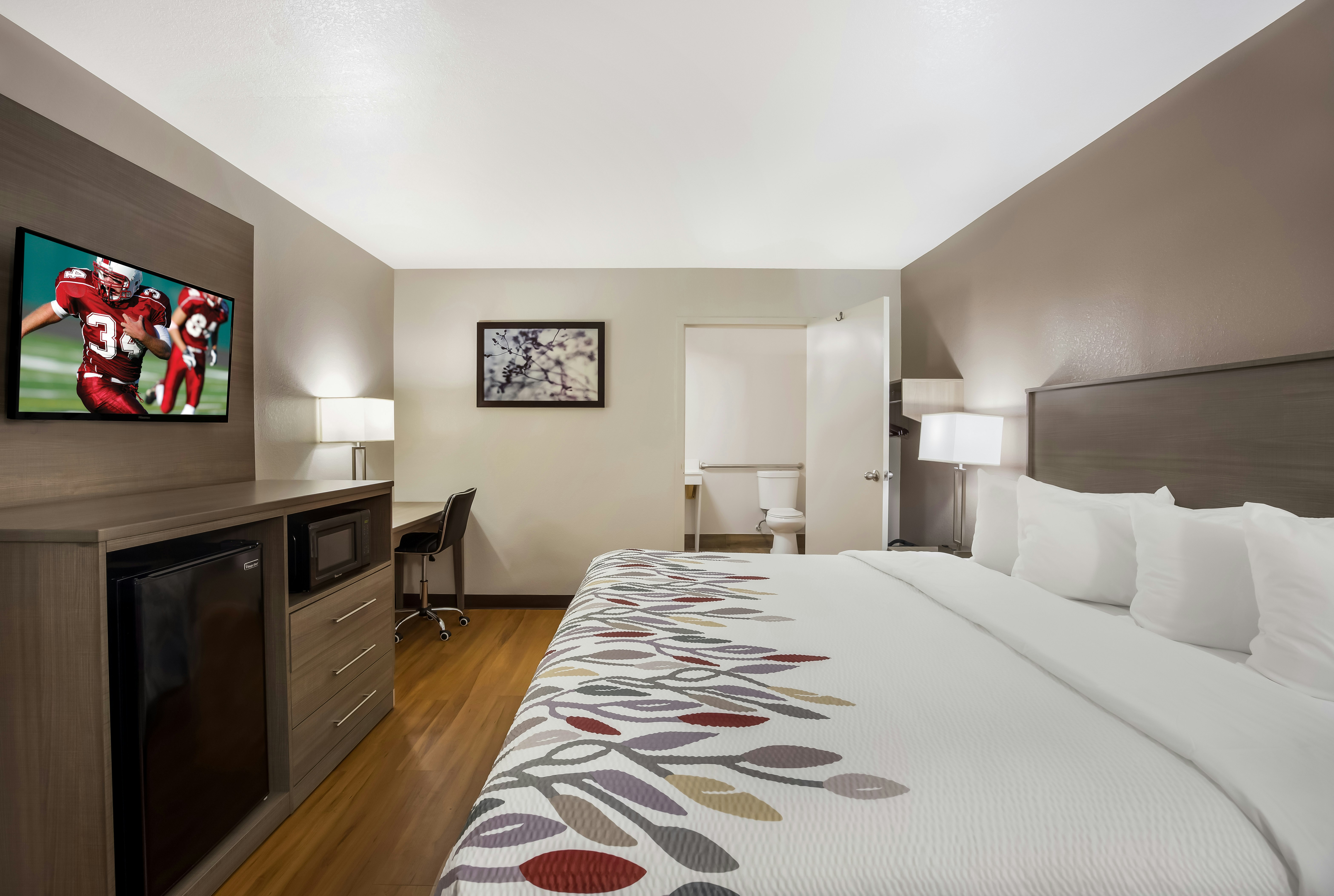 Deluxe, King Bed, Accessible