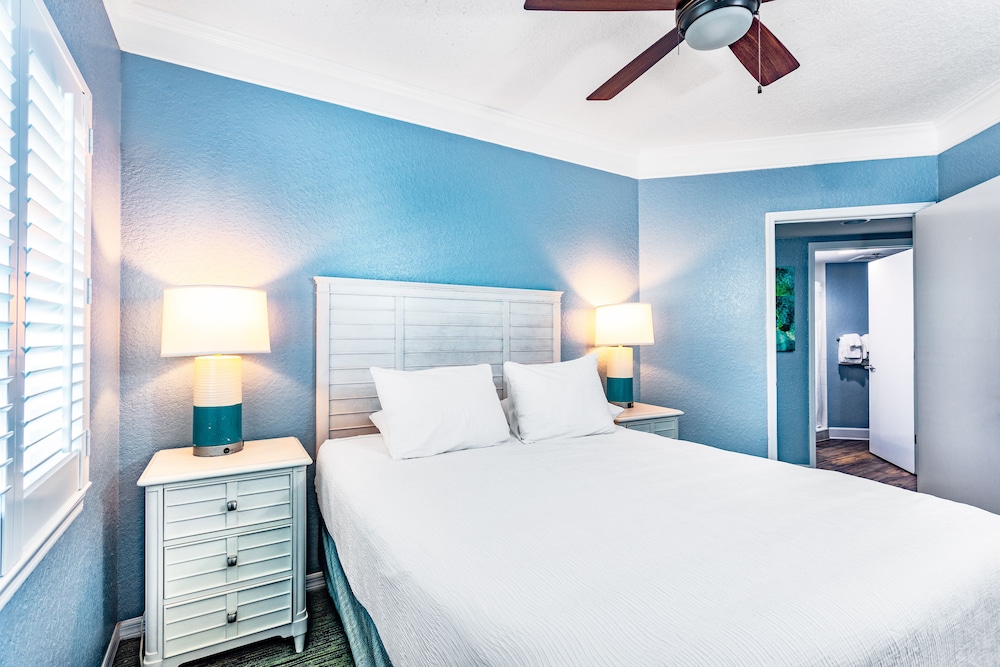 Coconut Palms Beach Resort II 17/50