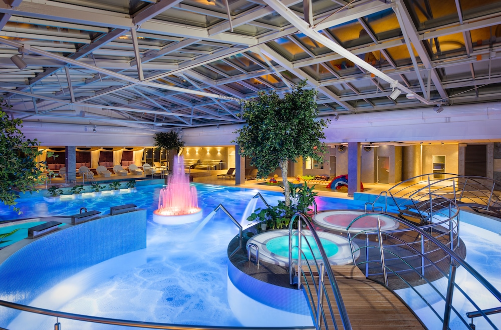 V Spa Hotel and Conference centre 58/64