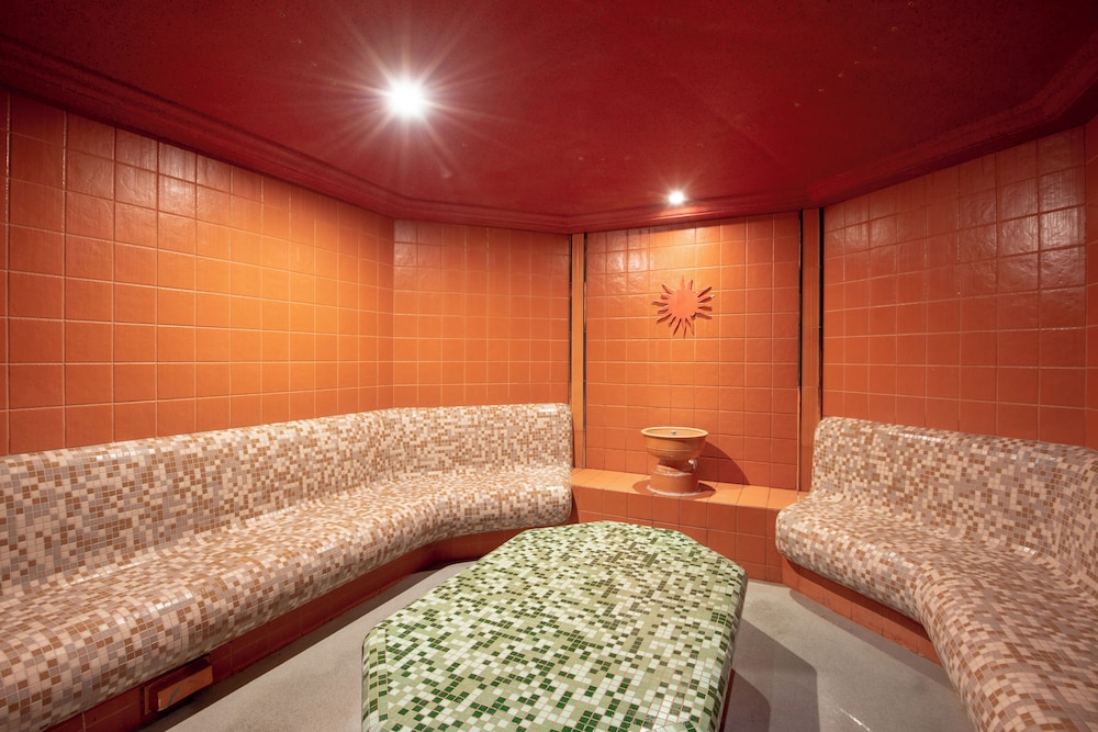 Lotus Therme Hotel And Spa Formerly Rogner Hotel Spa Lotus Therme 48/84