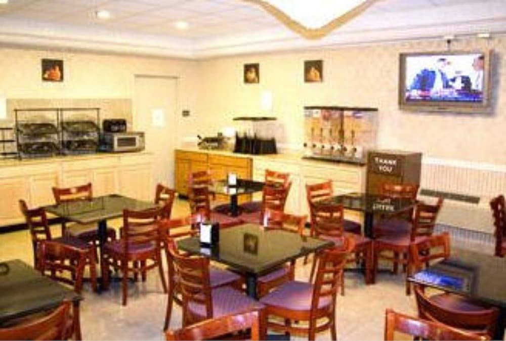 Ramada by Wyndham East Orange 21/24