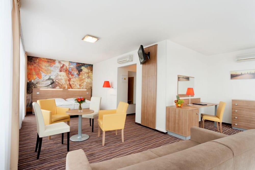 Akcent Hotel 43/67