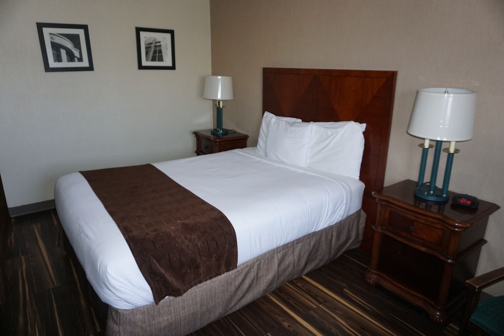 The Floral Park Motor Lodge 31/56
