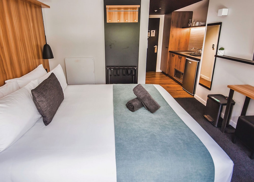 No. 9 Hotel, Auckland 35/60