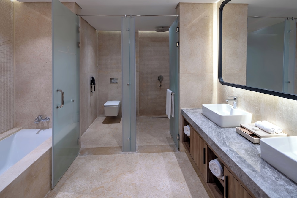 غرفة سوبيريور بسرير مزدوج، Rixos Premium Magawish Bay View 4/6