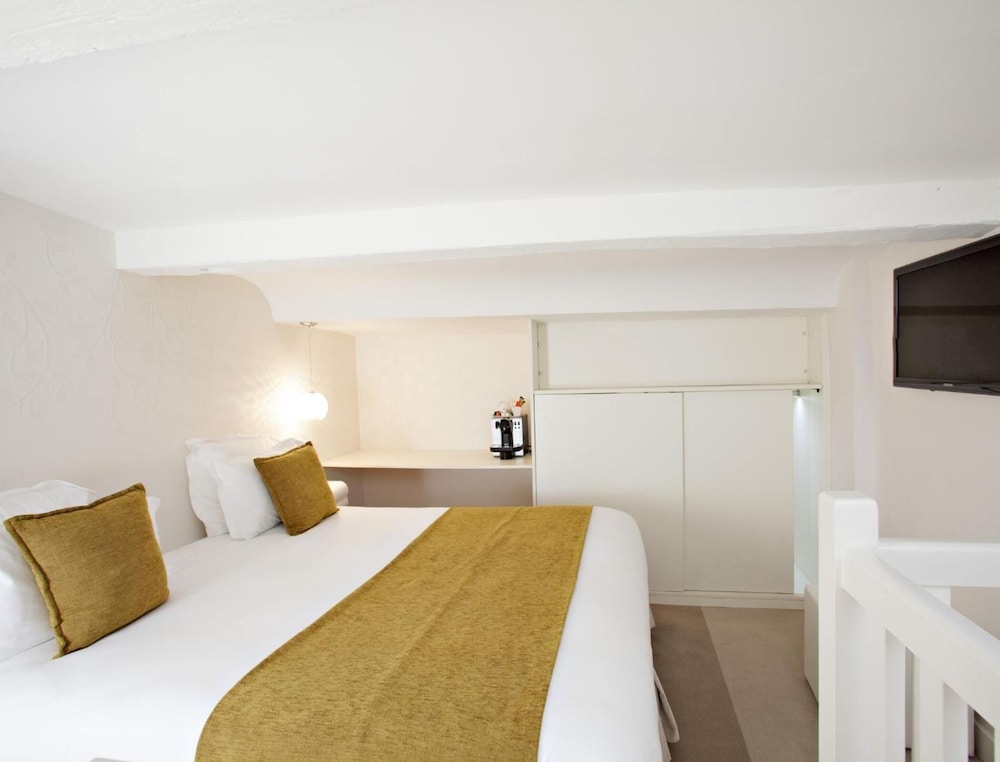 Hotel Elysee Secret Paris 9/60