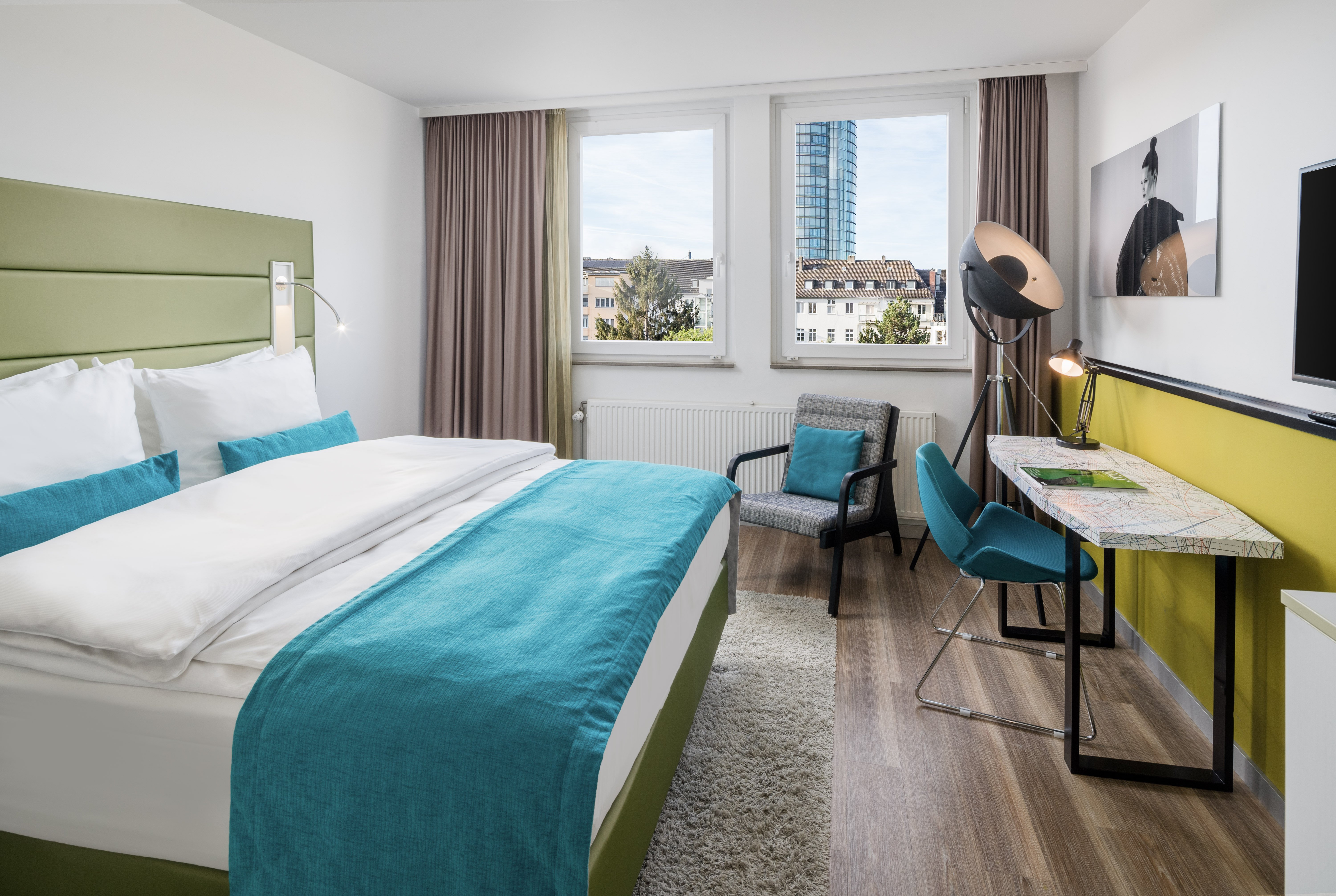Standard, Queen Bed, Garden View