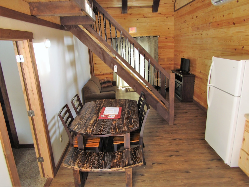 Freedom Ridge Cabins 39/54
