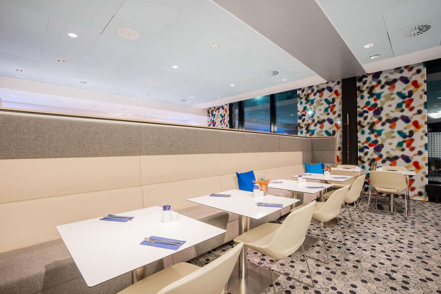 restaurant cafeteria