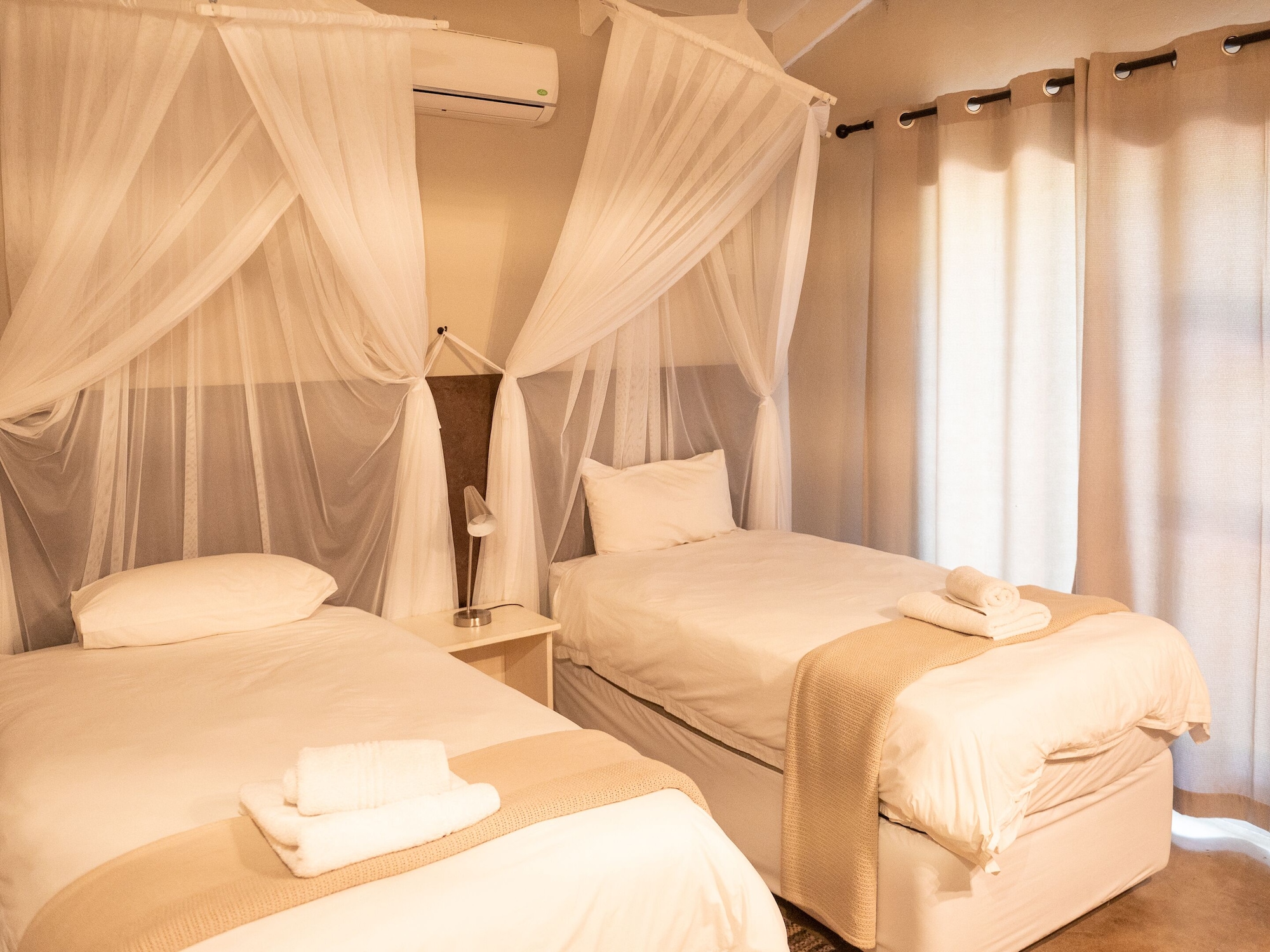4 Rooms, Cottage, King Bed