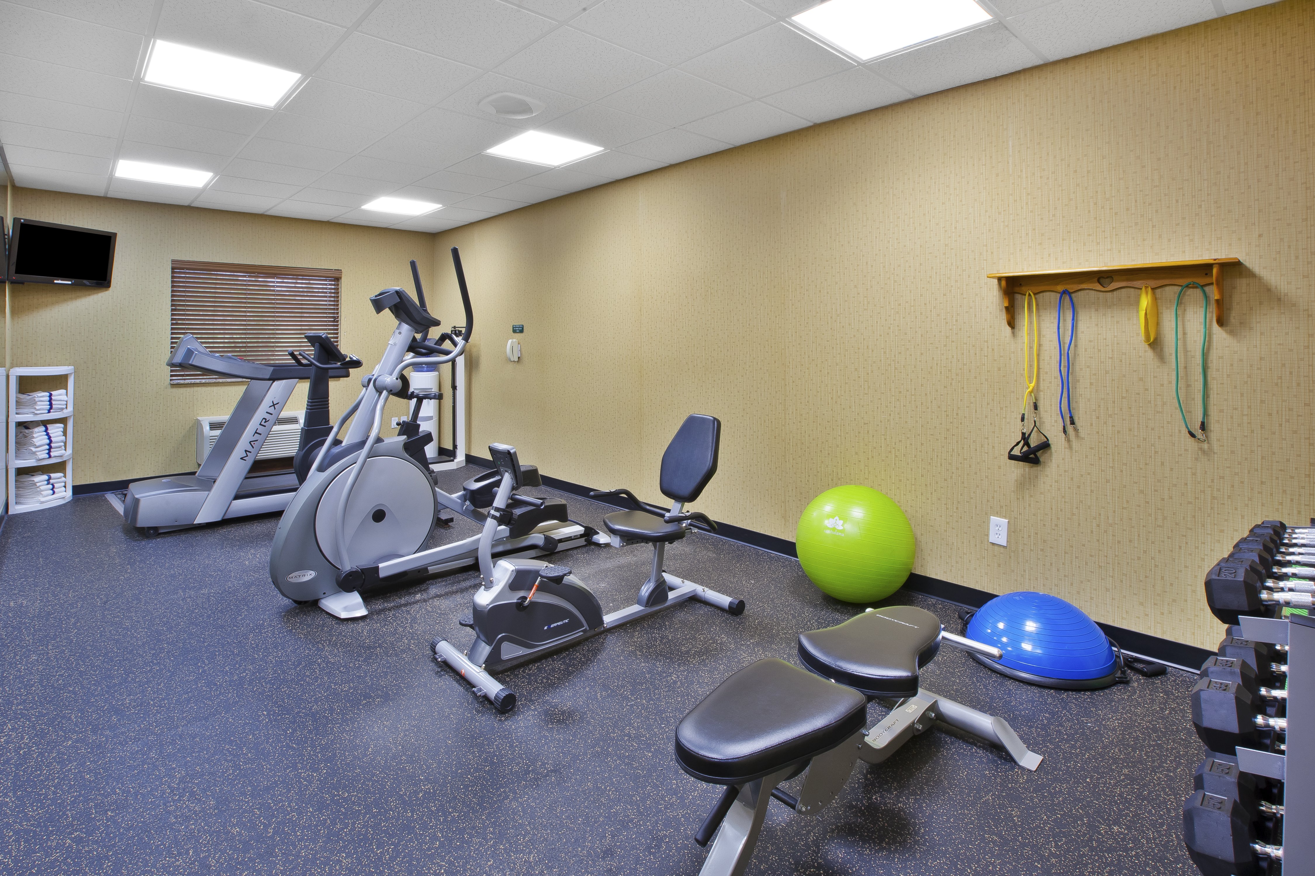 Holiday Inn Express Irwin (PA TPK Exit 67) 12/24