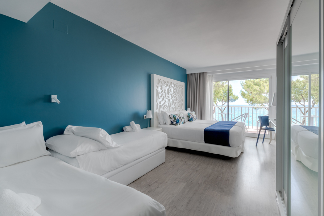 Room, Quadruple, Ocean Front, Balcony