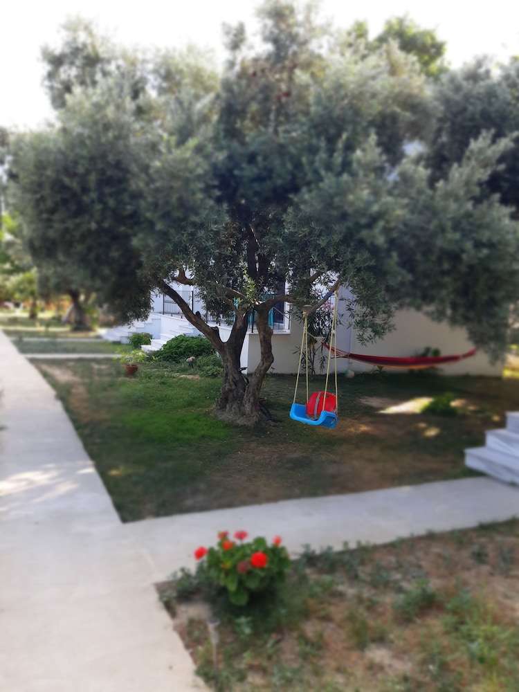 Adasu Otel Marmara Adasi 36/50