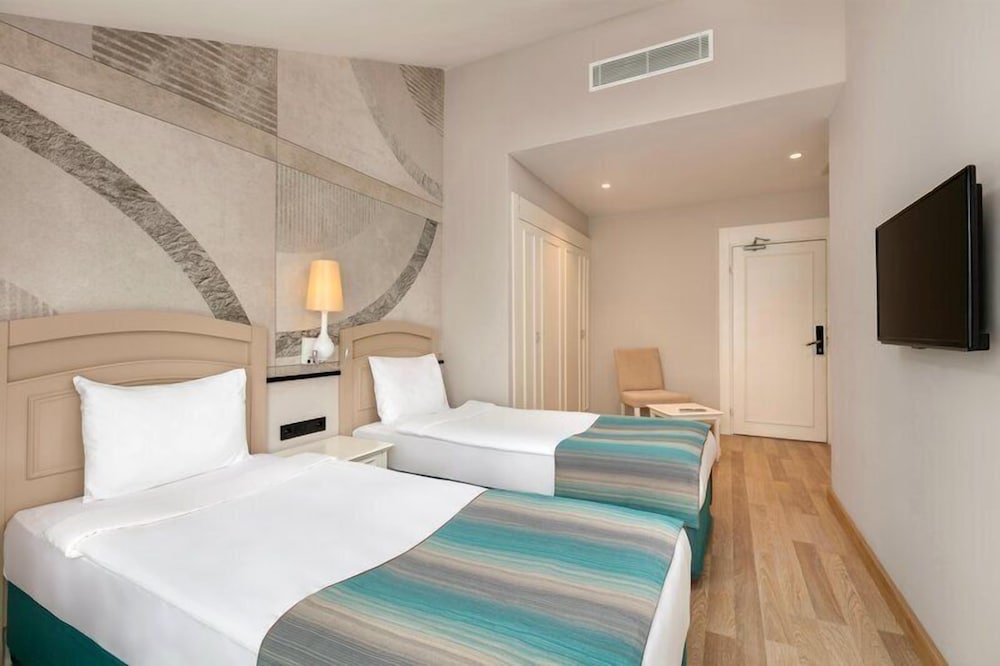 Greenwood Kemer Resort in KEMER