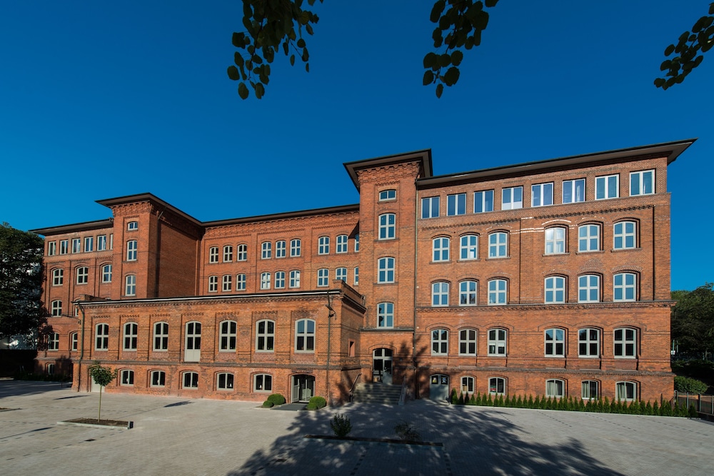 Hotel Volksschule 6/66