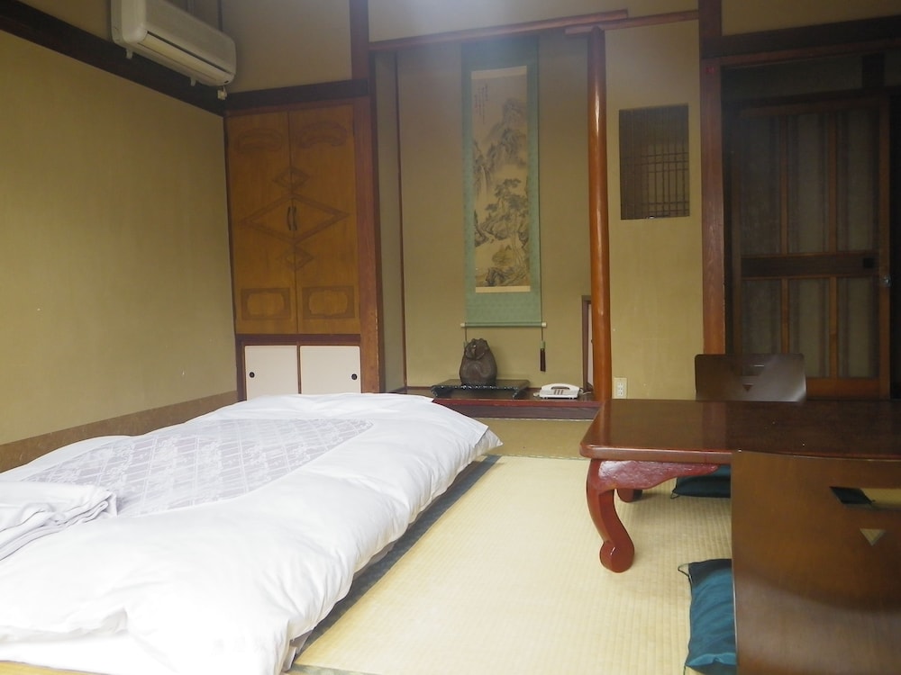 Chuoukan Shimizuya Ryokan 12/74