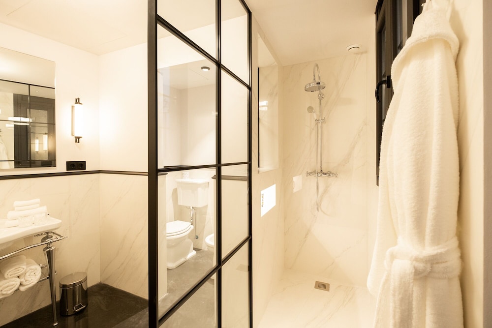 Casa Canovas Boutique Hotel 44/50