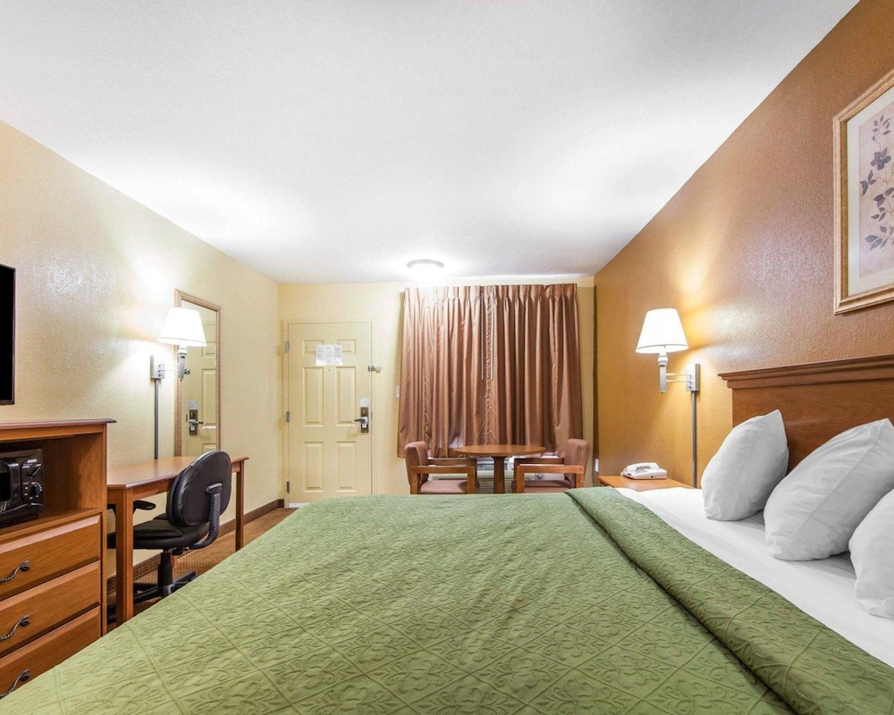 Quality Inn & Suites Cartersville North 17/42