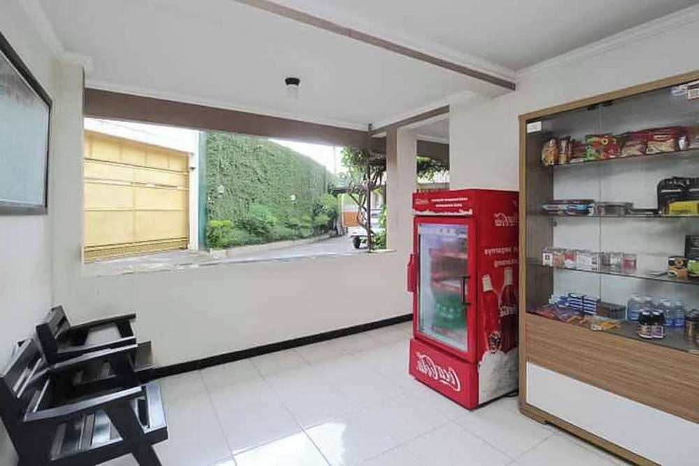 Hotel Lestari Near Lippo Plaza Mall Jember 10/36
