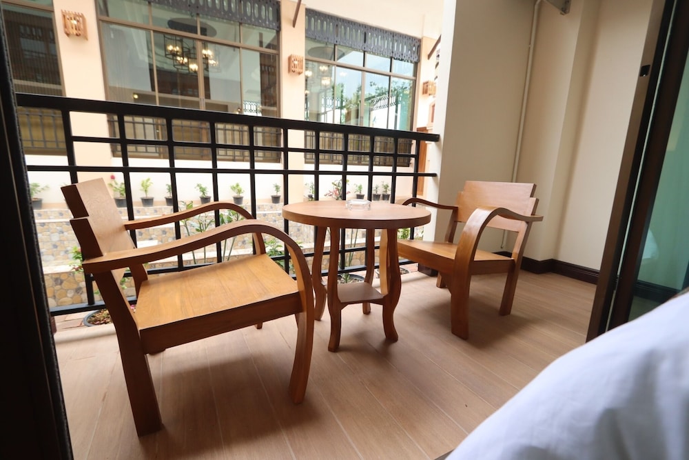 Peacock De Pai Hotel 30/50