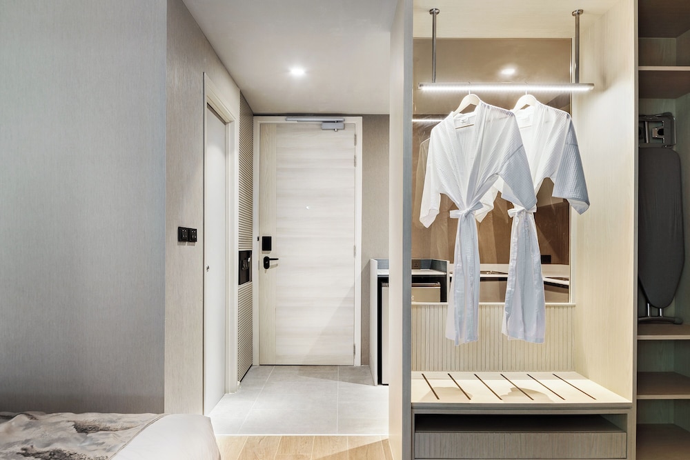 Studio, King Bed, Bayphere Hotel Pattaya JC 8/8