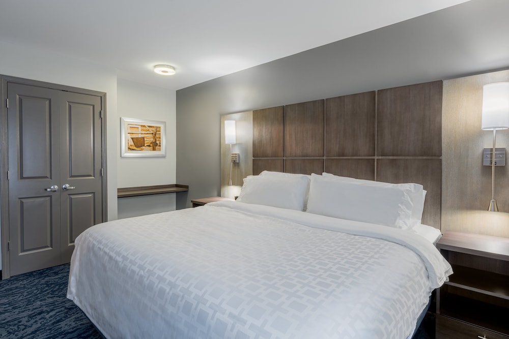 Candlewood Suites Cookeville 11/53
