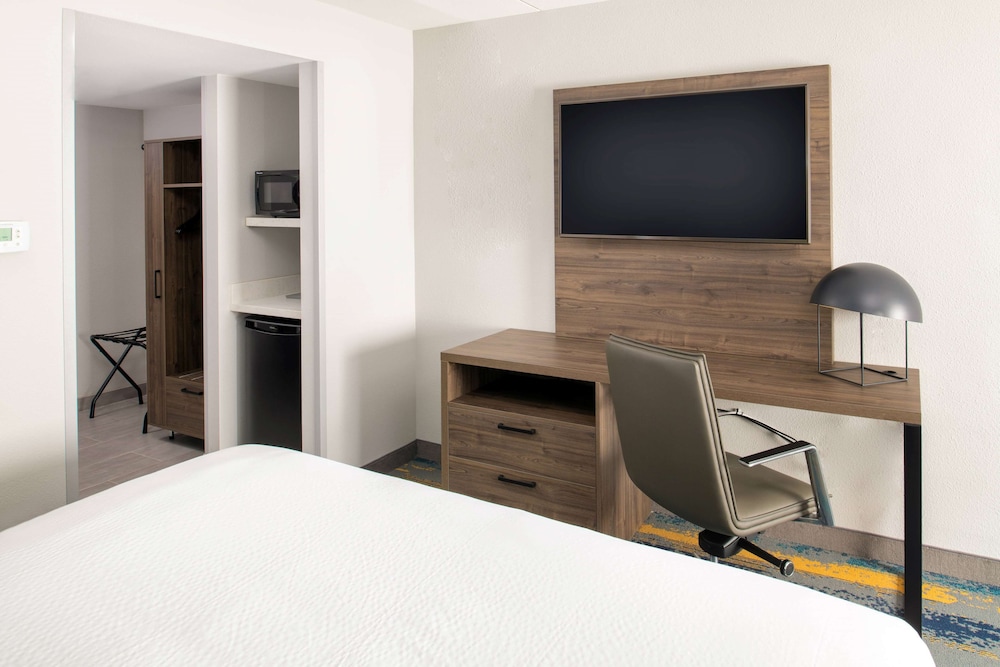 La Quinta Inn Suites By Wyndham Spokane Downtown 15/36