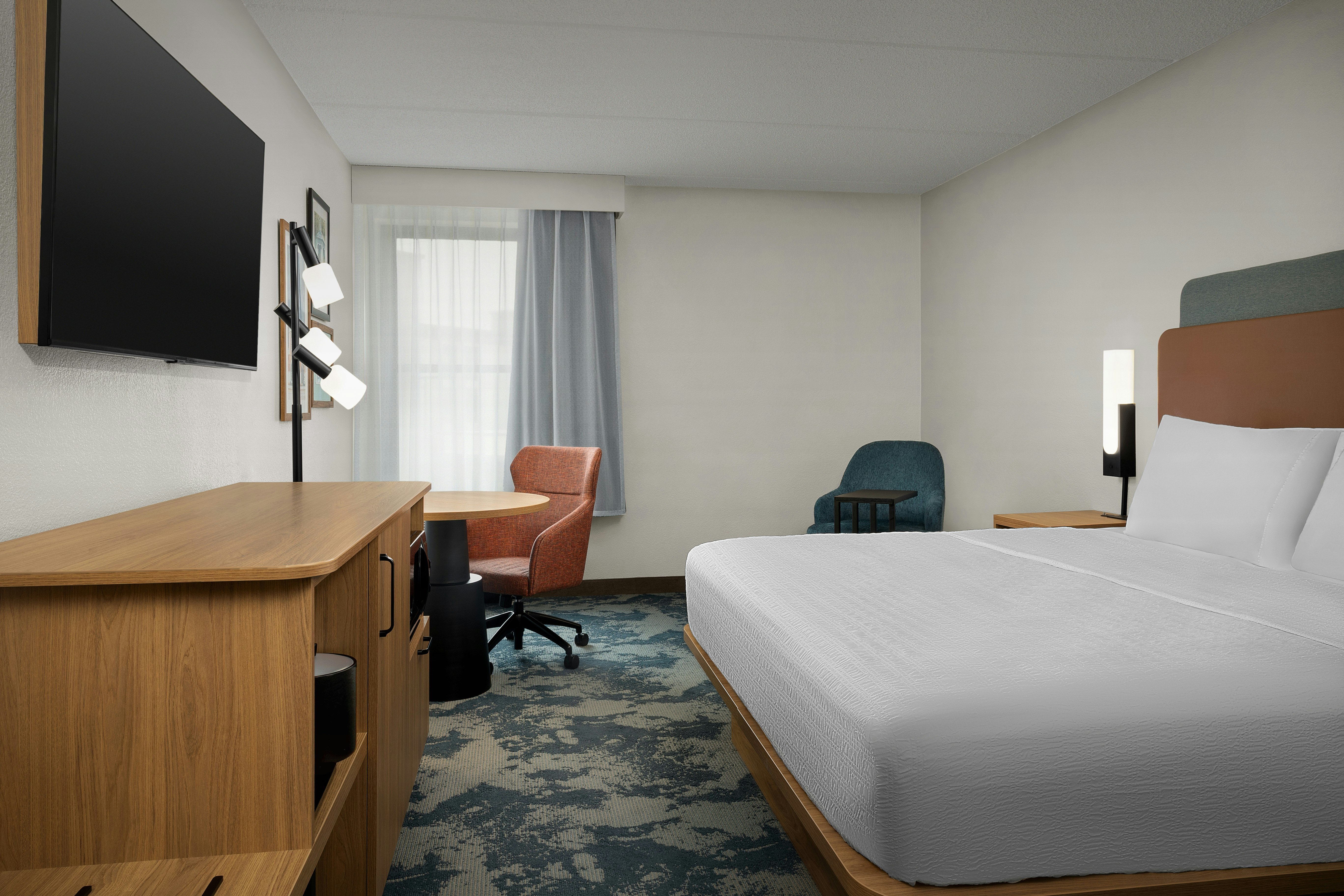 ROOM, KING BED