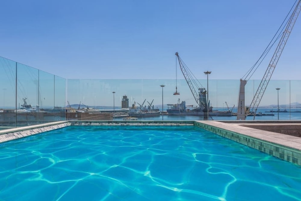 VA Waterfront Residences by WHosting 43/50