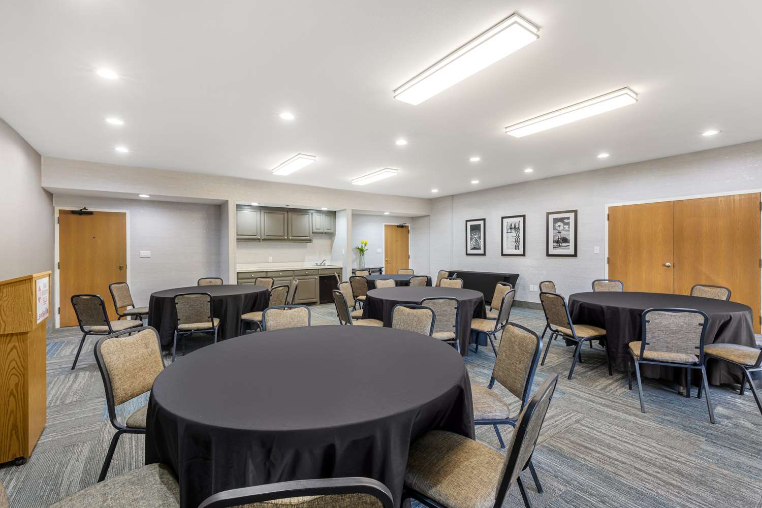 Best Western Plus Hotel Lewisville Flower Mound 38/40