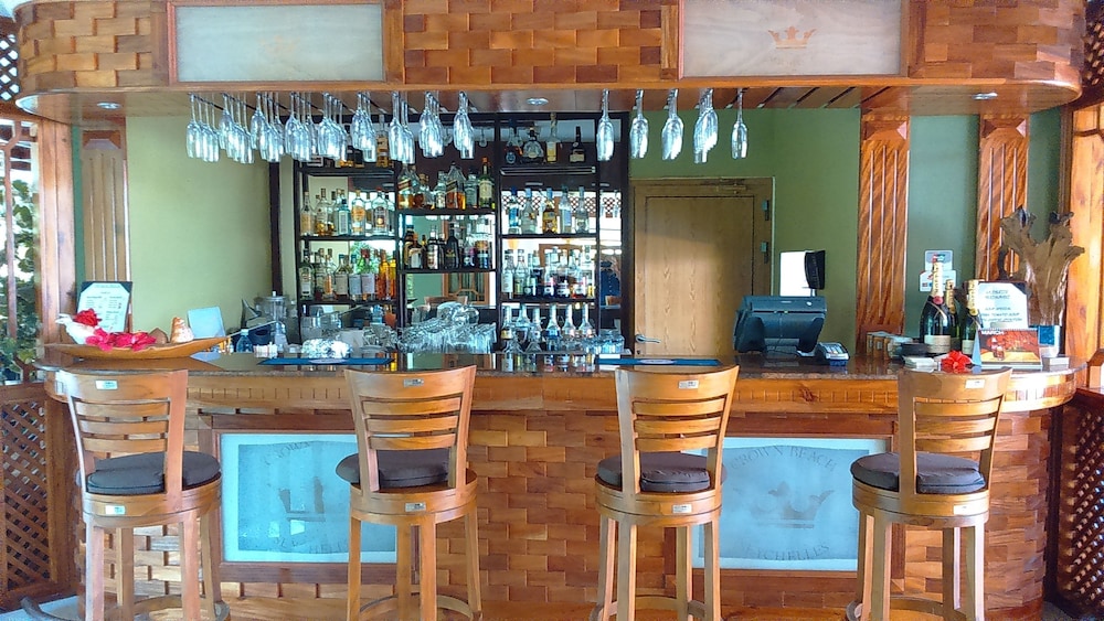 CROWN BEACH HOTEL 30/50