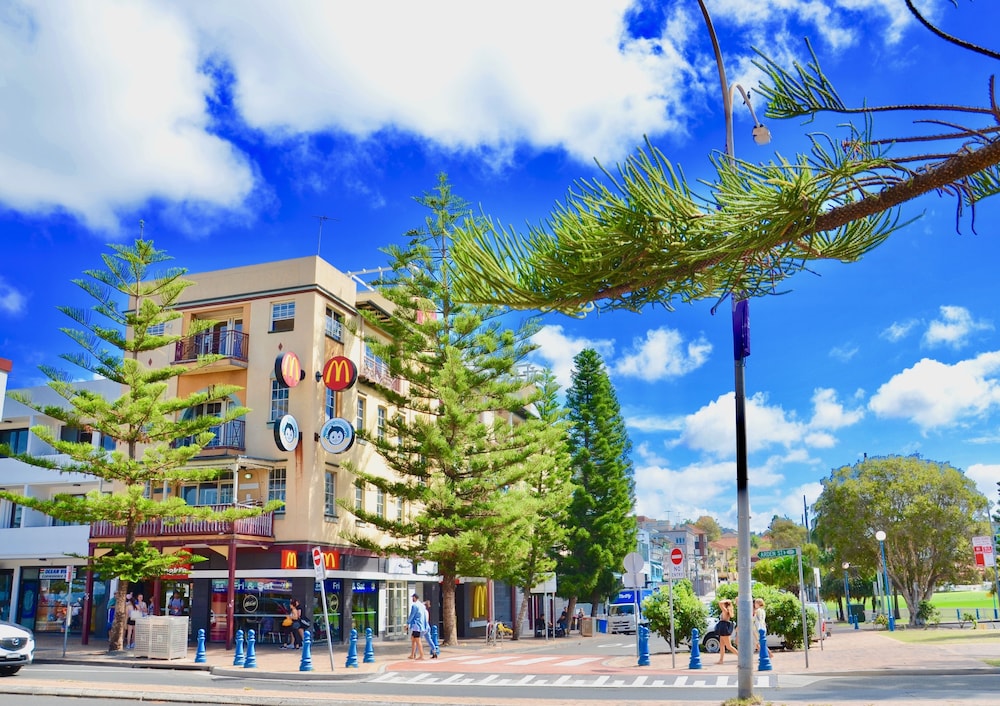 Mad Monkey Coogee Beach Hostel 18/20
