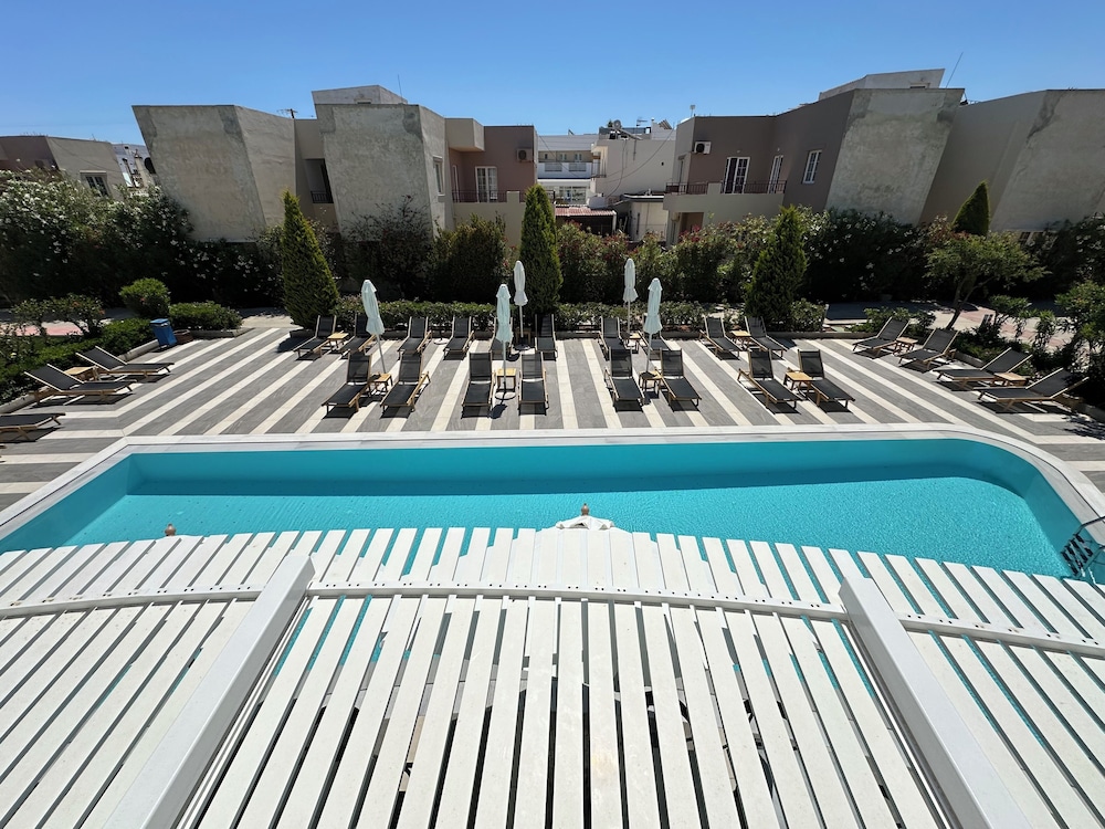 Evdokia Suites 34/58