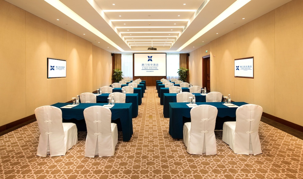 C D Hotel Xiamen 40/50