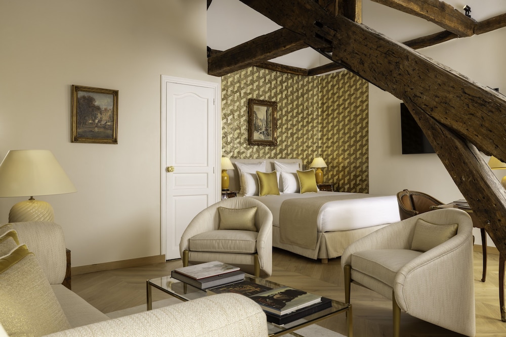 جناح بسرير كوين، Hotel Pas De Calais 6/9