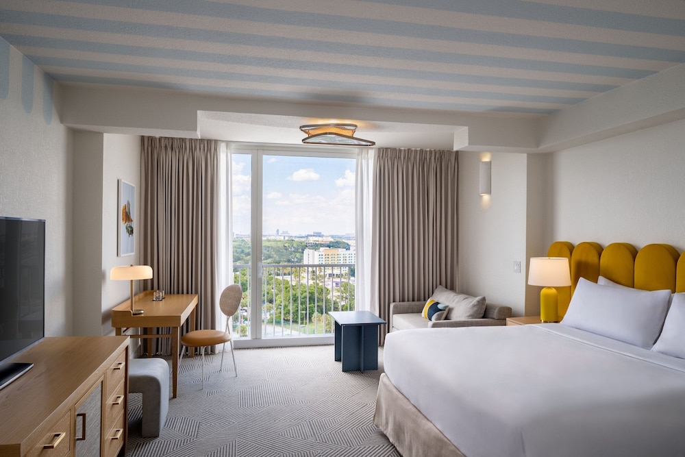 LANAI, DELUXE, DOUBLE BED, POOL VIEW