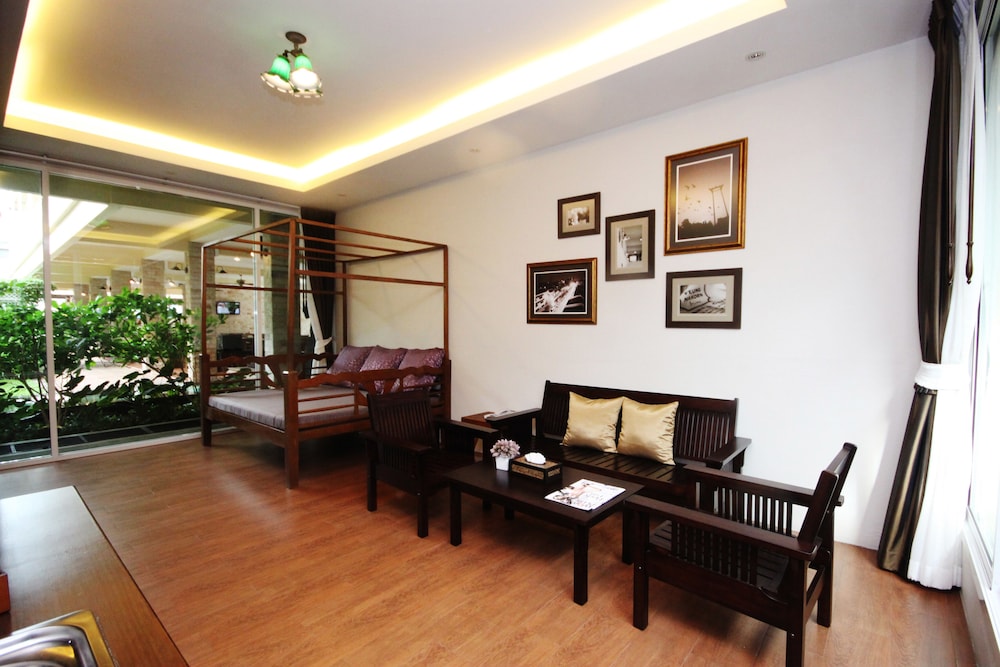 Feung Nakorn Balcony Rooms Cafe 54/79