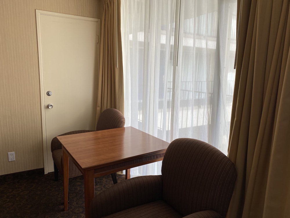 Royal Pacific Motor Inn 31/59