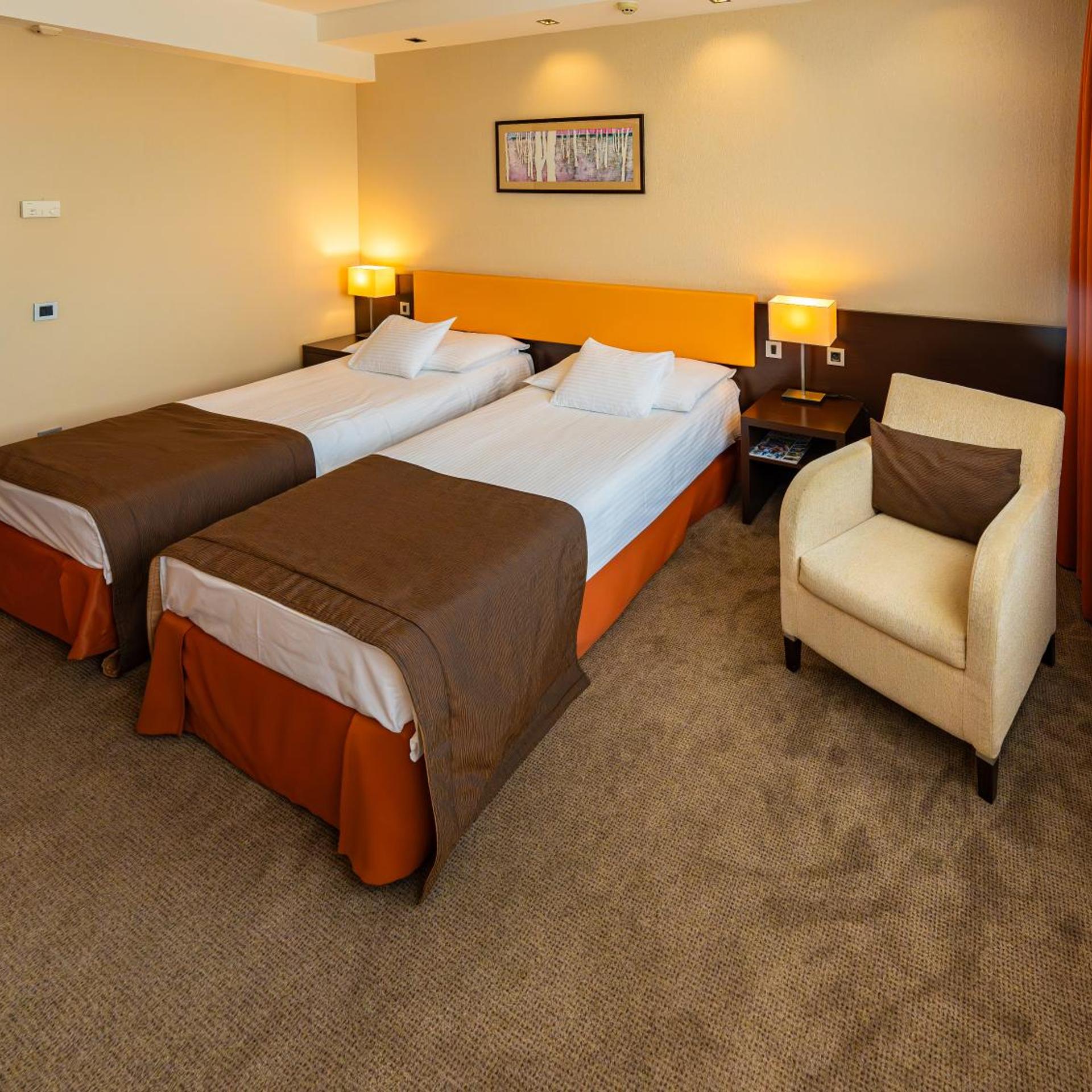 Abacus Business & Wellness Hotel 12/40