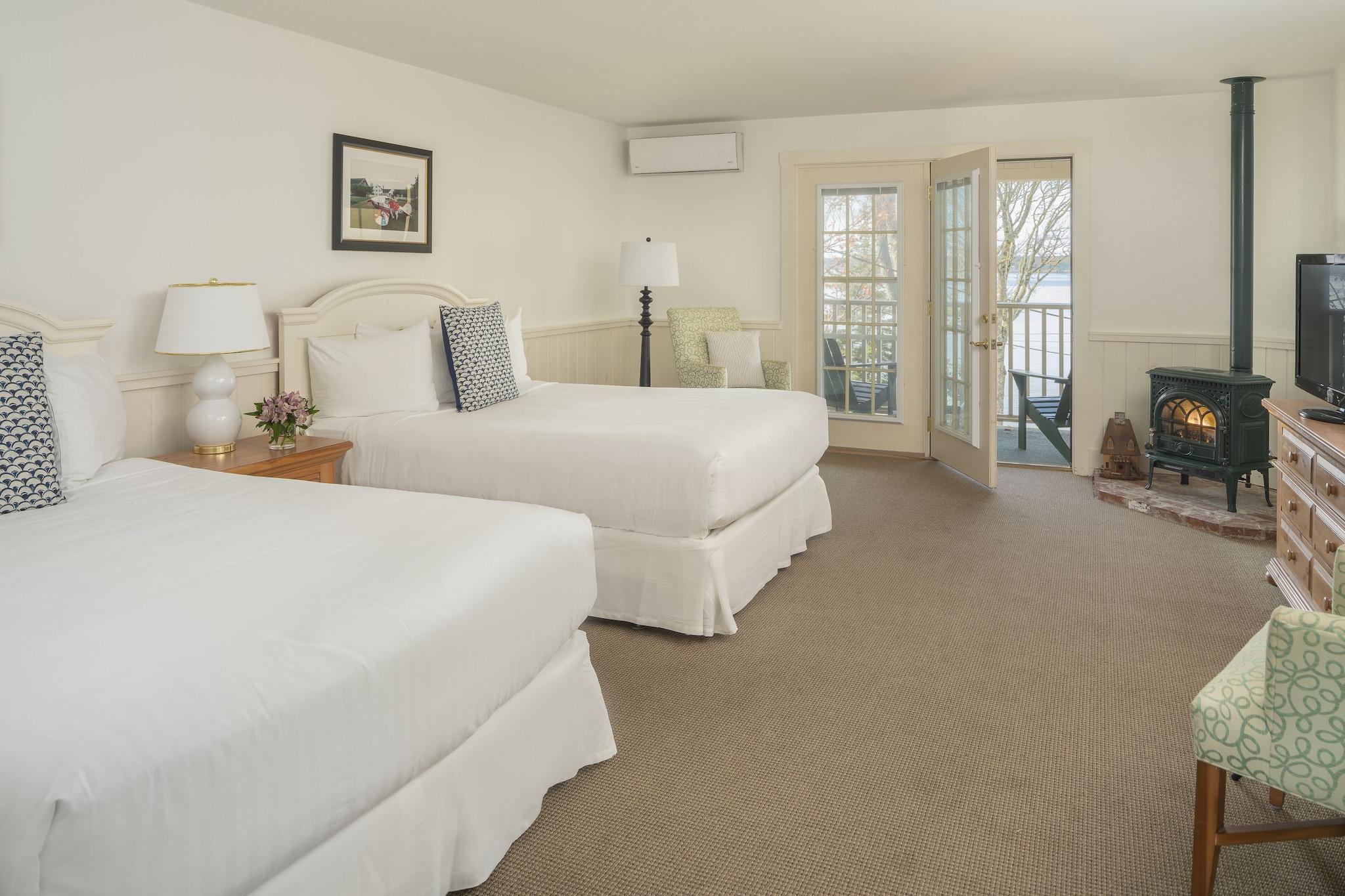 Room, 2 Queen Beds, Ocean View, Spruce Point Inn Resort Spa 4/4