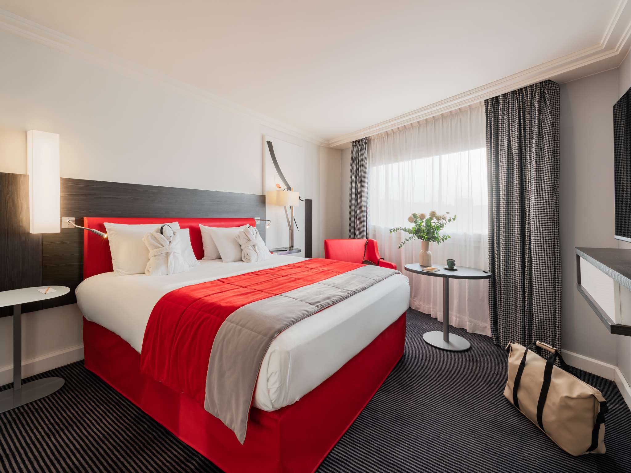 SUITE, DOUBLE BED, SOFA