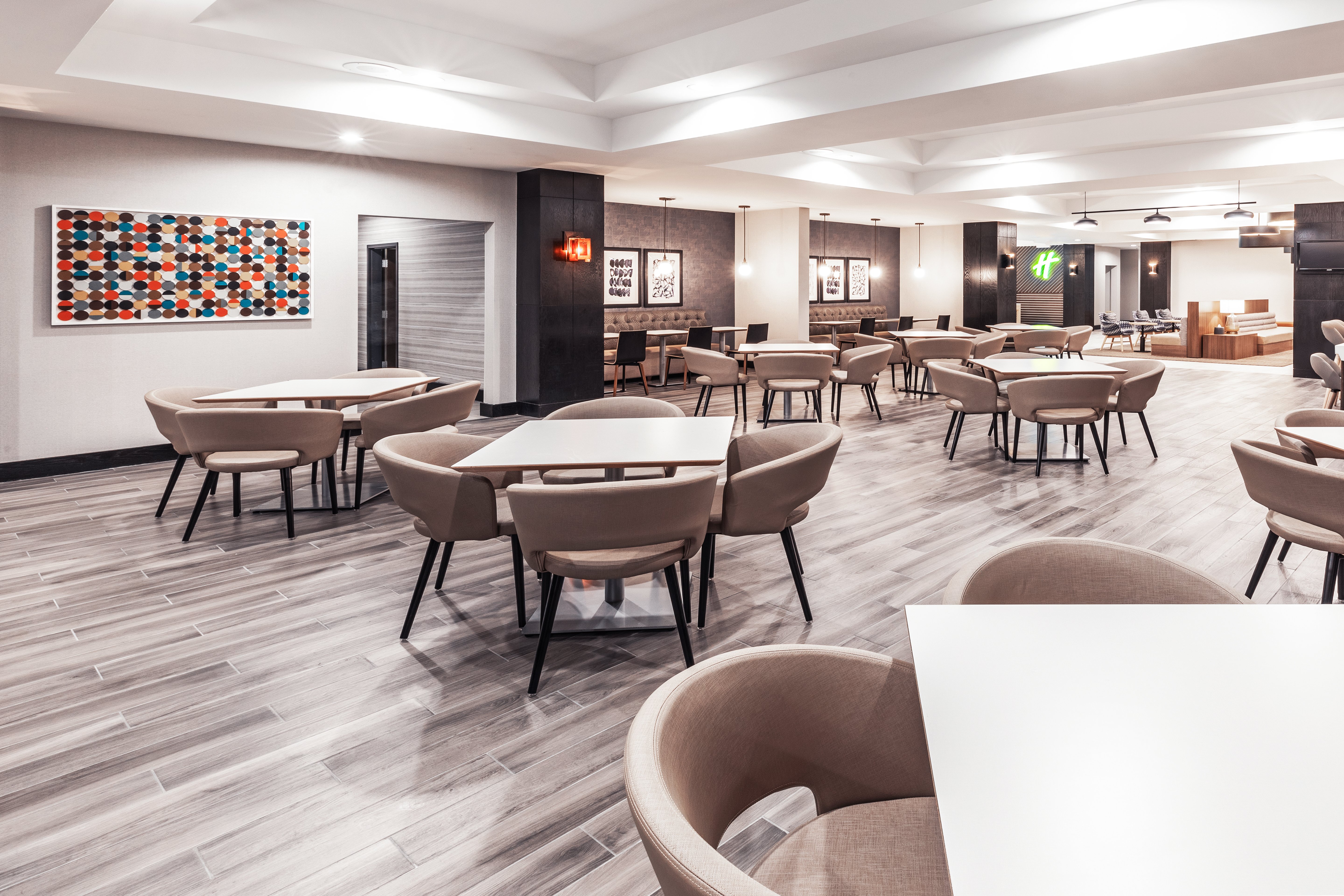 Holiday Inn Hotel & Suites Tulsa South 46/56